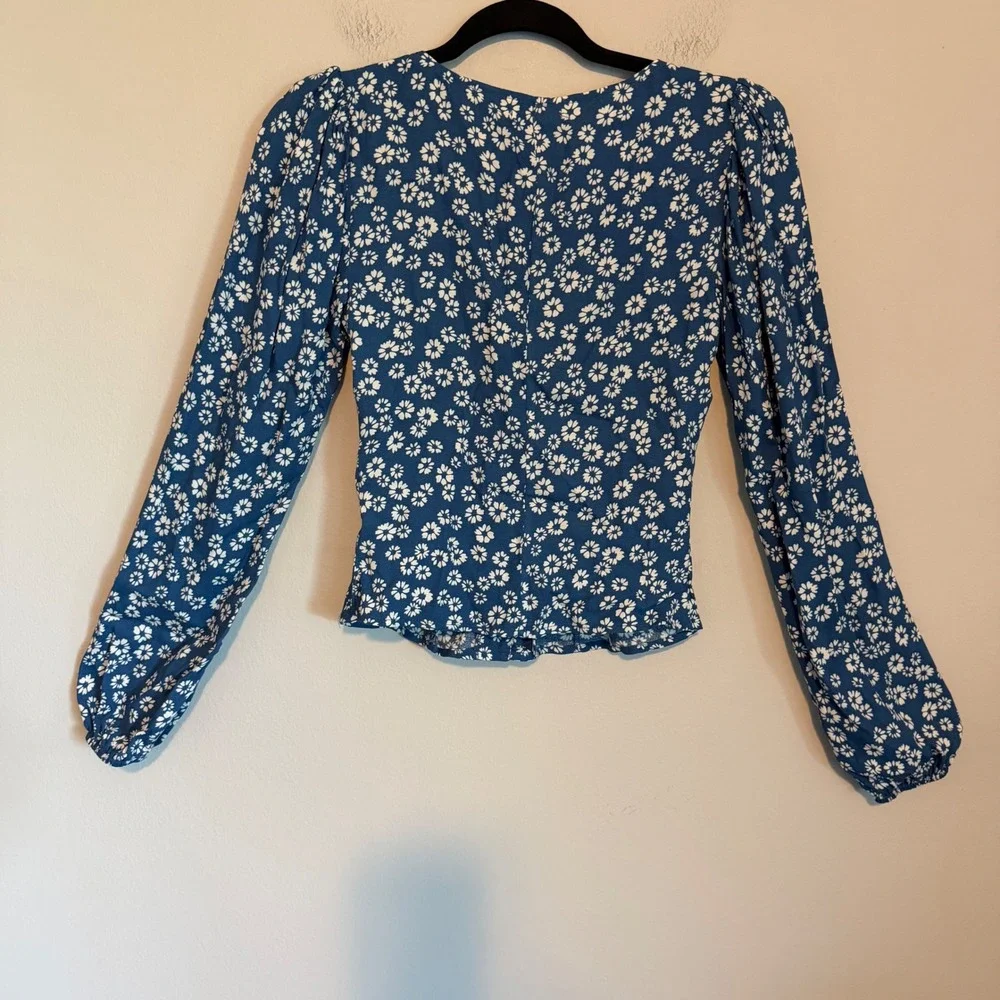 Reformation Nell Top blouse blue white daisy XS deep v puff sleeves feminine